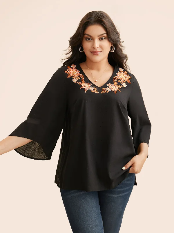 Embroidered V-neck Ruffle Sleeve Blouse